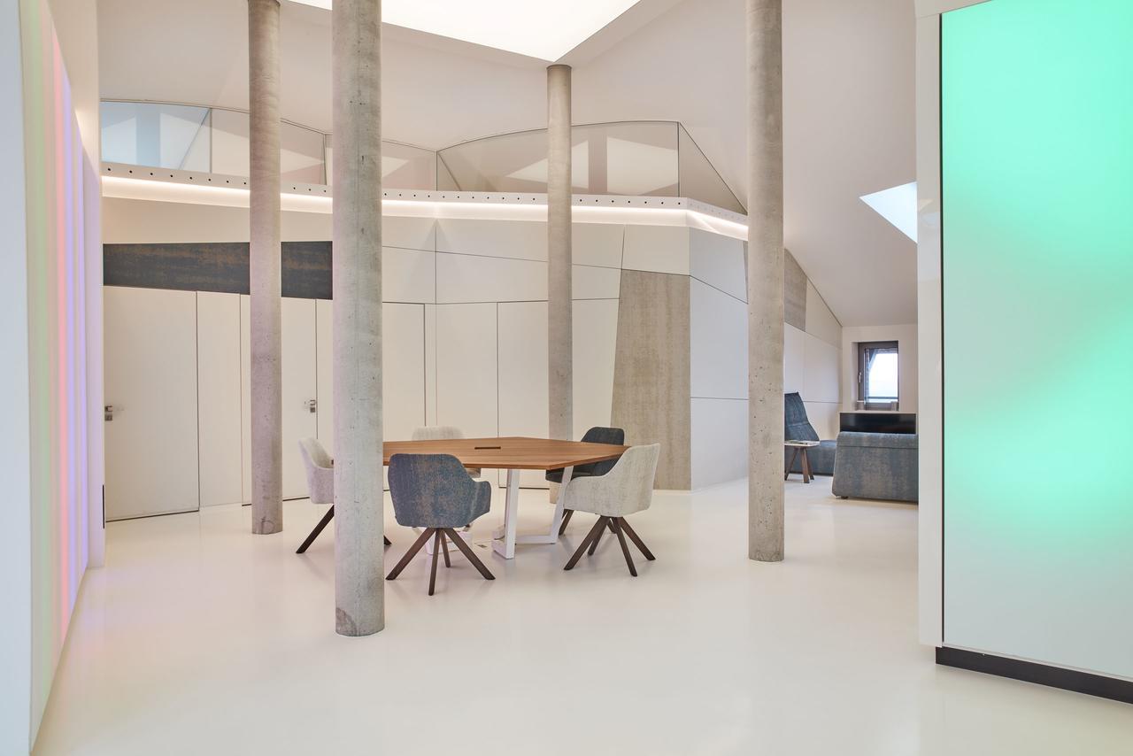 Suite.030 Futuristic Loft In Former Water Tower * Berlijn